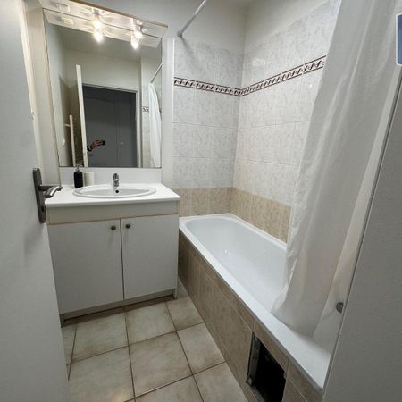 Location Appartement 2 pièces 47m² POITIERS 86000 - Photo 3