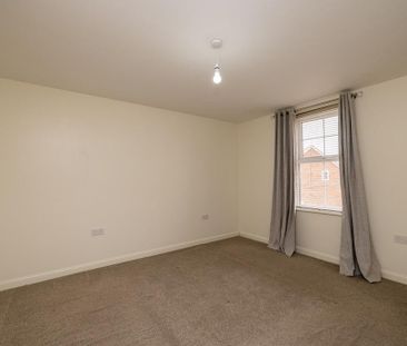 4 bedroom detached house to rent - Photo 3