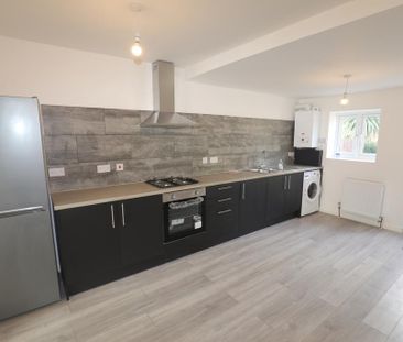 3 bedroom semi-detached house to rent - Photo 5