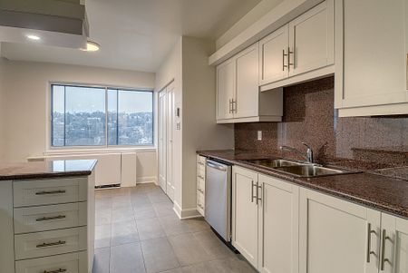 Condo for rent, Montréal (Côte-des-Neiges/Notre-Dame-de-Grâce) - Photo 2