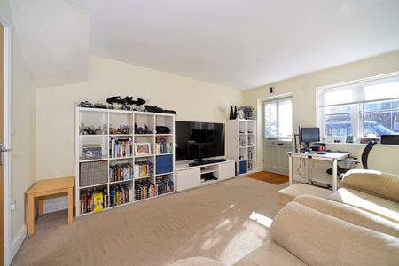 Langborough Court, Godalming, Surrey, GU7 - Photo 5