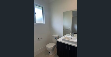 SPACIOUS FAMILY HOME IN TINGALPA-5 air-conditioning units - Photo 5