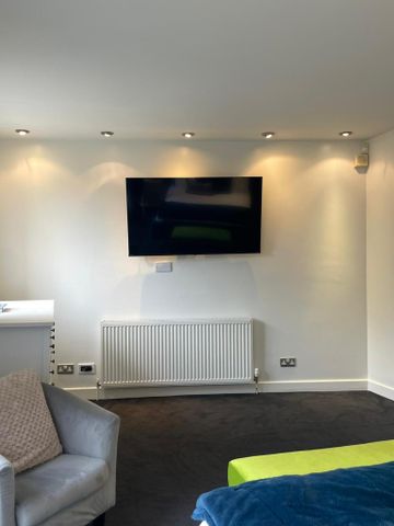 33 Grove Lane, Wolverhampton, WV6 8NJ - Photo 2