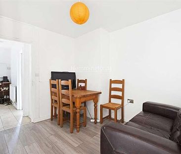 Willow Court, Holloway, N7 - Photo 1