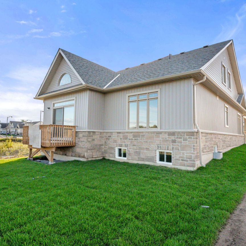 For Lease - 43 Palmira Drive, Georgina, Ontario - Photo 1