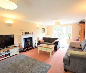 4 bedroom detached house to rent - Photo 2