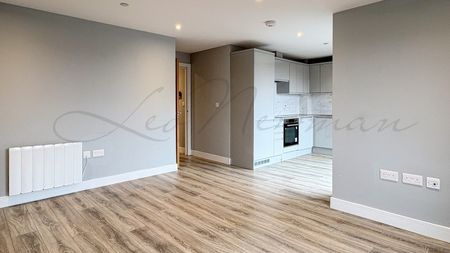 High Street, London, E17 - Photo 2