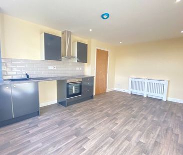 Flat 10 Oakfield House, Preston New Road, Blackburn. BB2 6AY - Photo 4
