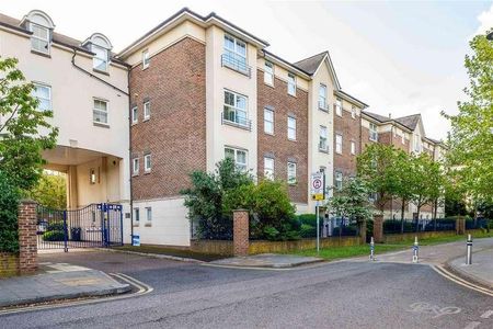 Sandringham Court, Skerne Walk, Kingston Upon Thames, KT2 - Photo 3