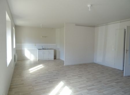 Appartement T2 à JOUX LA VILLE - Photo 2