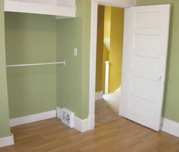1255 RAE 3 BEDROOMS - Photo 4