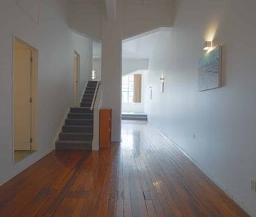 Character apartment in Iconic George Court Building - Photo 1