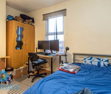 4 bed Mid Terraced House for Rent - Photo 5