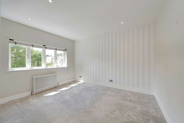 Dordrecht Road, Acton, W3 - Photo 1