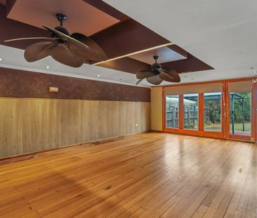 Spacious Family Home! - Photo 3