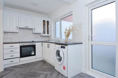 142 Greenville Road, off Grand Parade, BELFAST, BT5 5JY - Photo 3
