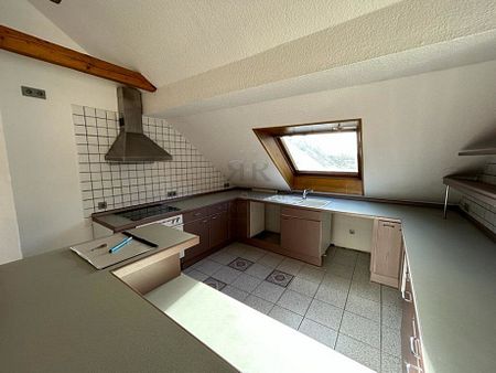 Darf es etwas größer sein? Dachgeschosswohnung mit Balkon in Essen- Katernberg. - Photo 3