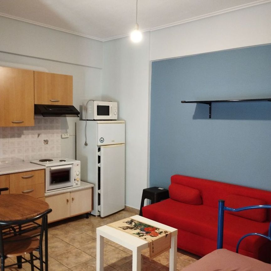 Studio/Γκαρσονιέρα για ενοικίαση - Λάρισα, - Φωτογραφία 1