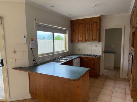 Comfortable Living in a Peaceful Court Location - Photo 3