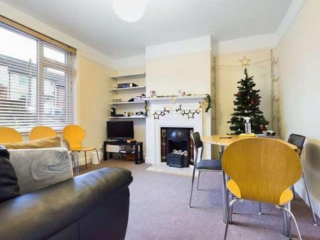 Coombe Road, Brighton, BN2 - Photo 2