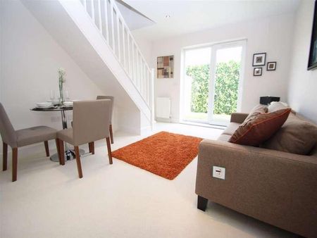 Library Road, Ferndown, BH22 - Photo 5