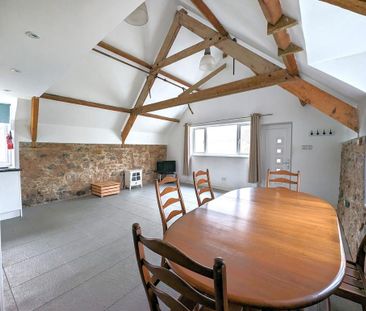 2 bedroom penthouse to rent - Photo 3