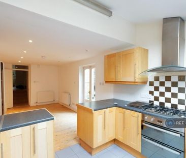 Double room- £895pcm in shared house : £895 per month - Photo 4