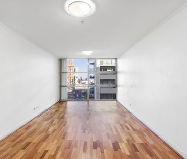 Generous One Bedroom with Home Office - Photo 4