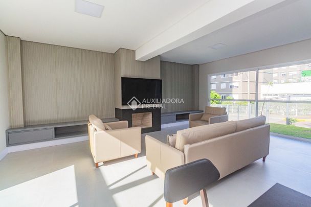 Apartamento com 2 quartos e 60m² para alugar em Jardim Sabará, Porto Alegre. - Foto 1