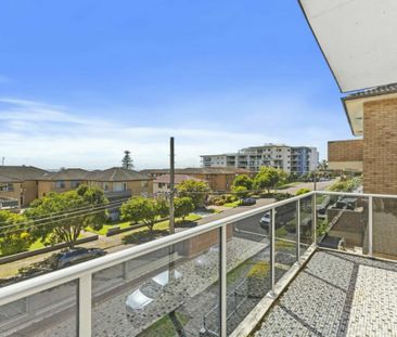 2 Bedroom unit in the heart of The Entrance - Photo 6