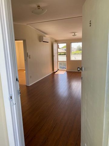 Mt Eden 2 Bedroom unit in Double Grammar zone - Photo 4