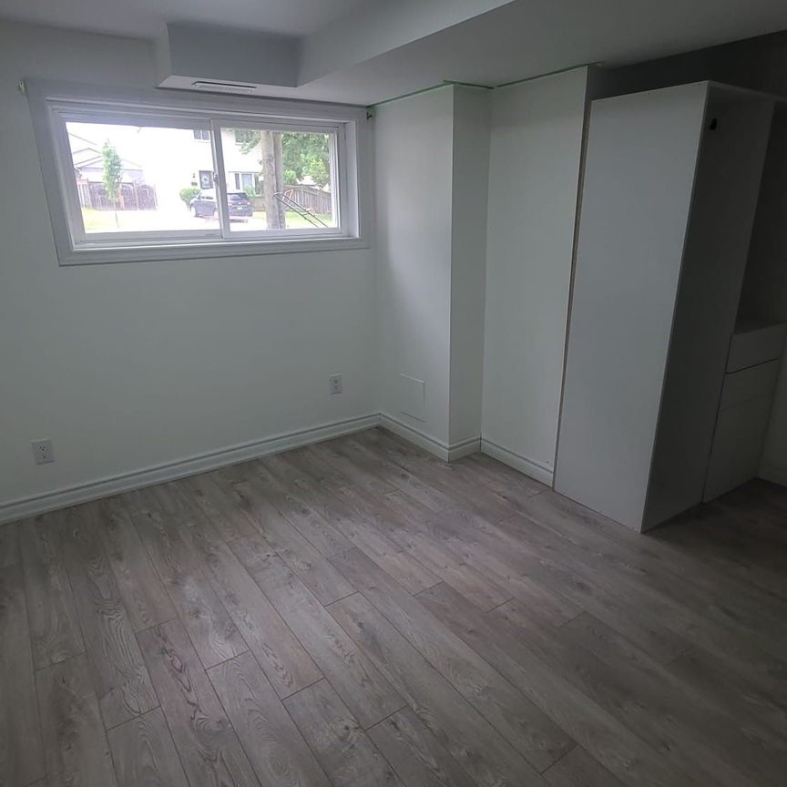 For Lease - 24 Chilton Drive, Hamilton, Ontario - Photo 1