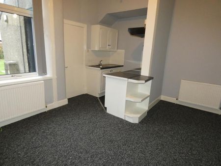 1 bedroom ground floor flat to rent - Photo 2