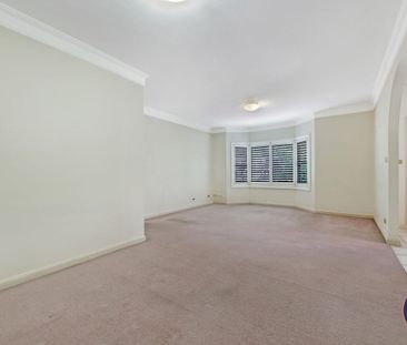 Large double storey townhouse in good location - Photo 1