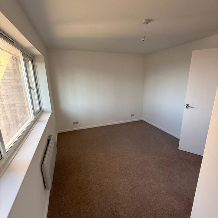 1 Bed Flat, Chichester Road, CR0 - Photo 1
