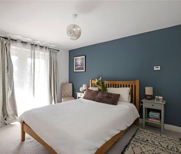 4 bedroom semi-detached house to rent - Photo 6