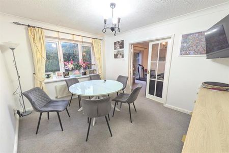 4 Bedroom Detached To Let - Photo 2