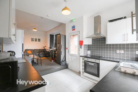 1 bedroom house of multiple occupation to rent - Photo 4