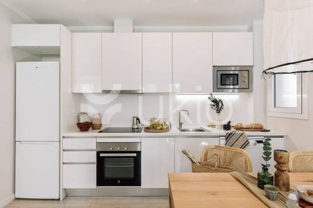 3 room luxury Apartment for rent in Barcelona, Spain - Photo 2