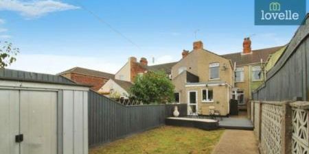 3 bedroom Terraced House To Let - Photo 3