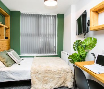 1 bedroom in a house share to rent - Photo 2