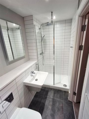 4 bedroom terraced house to rent - Photo 4