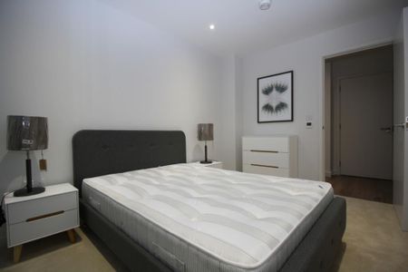 2 Bed Flat, Skylark Point, N4 - Photo 2