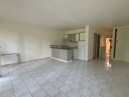 Location Appartement 2 pièces 48m² - Photo 2