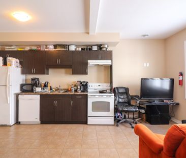 **ALL UTILITIES INCLUDED** STUDENT ROOMS FOR RENT IN ST. CATHARINES... - Photo 6