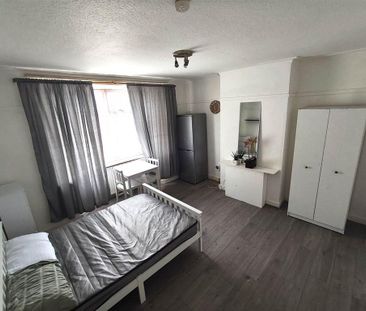 House share to rent - Photo 1