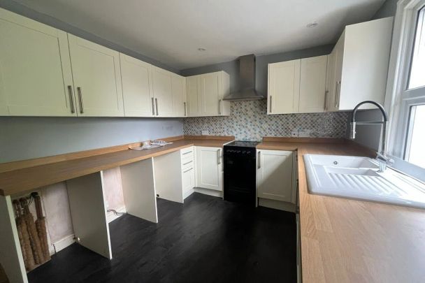 Local Board Road, WATFORD - Photo 1