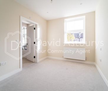 4 bedroom semi-detached house to rent - Photo 3