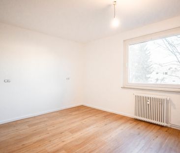 Renovierte 4 Zimmerwohnung mit Balkon, Fahrstuhl und TG-Platz in Bi... - Foto 3