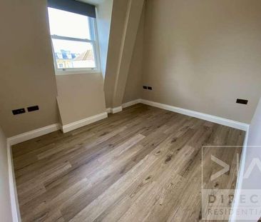 The Parade, Epsom, KT18 - Photo 3